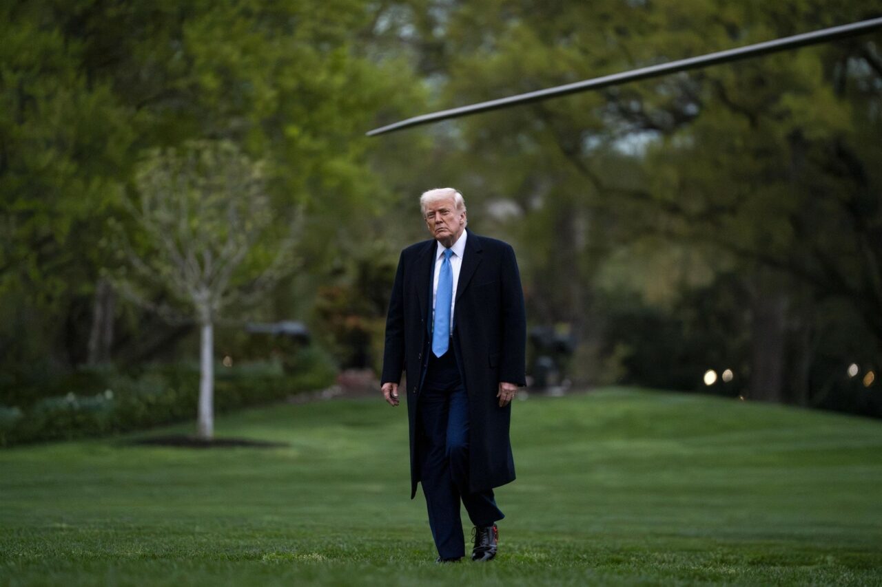 Trump îndeamnă Rezerva Federală să reducă dobânzile /Președintele SUA crede că ”nu există inflație”