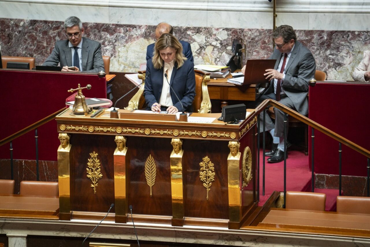 Președinta Adunării Naționale din Franța își RETRAGE afirmațiile privind „susținerea necondiționată” acordată Israelului