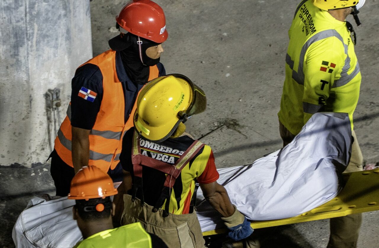 Bilanțul tragediei de la clubul din Santo Domingo a urcat la 98 de morți și 223 de răniți. Președintele a decretat trei zile de DOLIU național