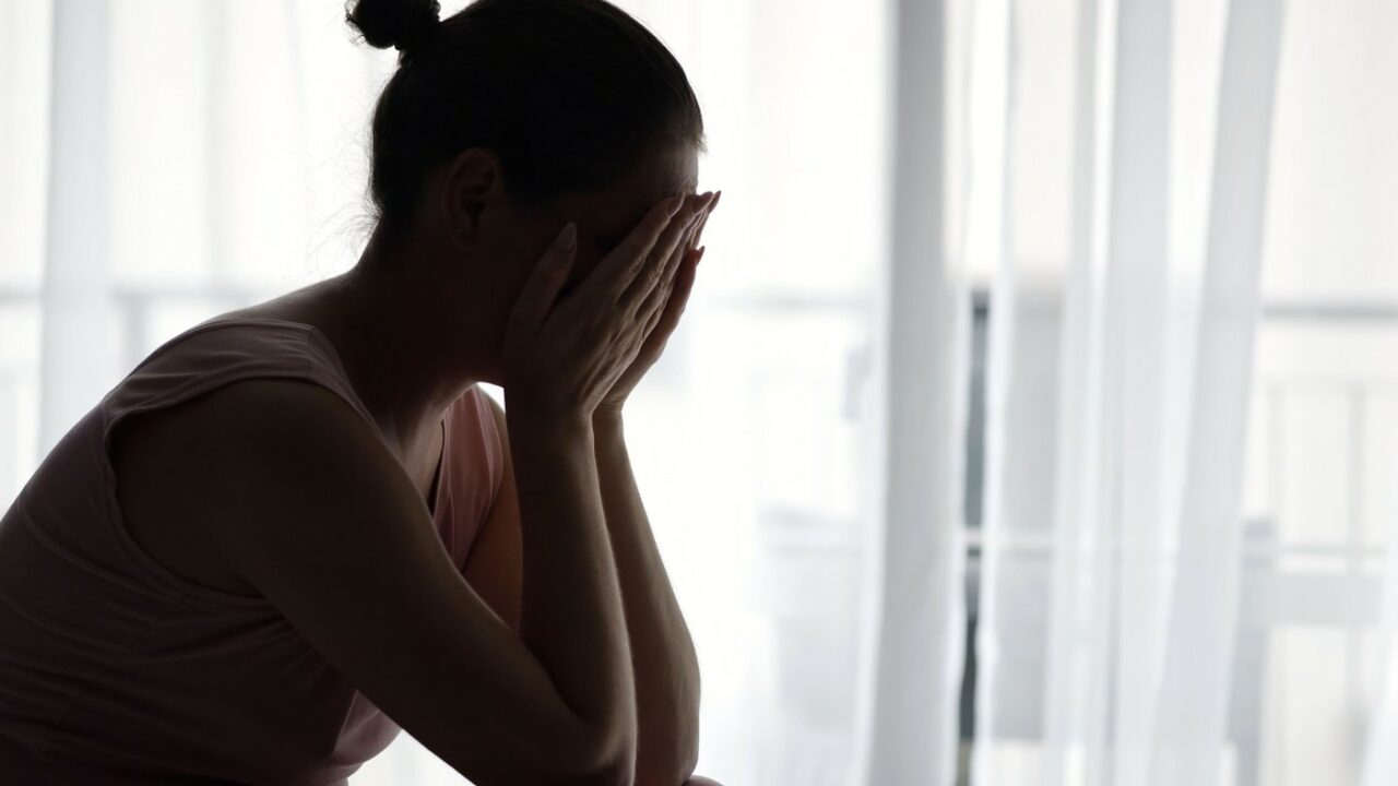 ESCROCHERIA pusă la cale de o femeie timp de un sfert de secol. A pretins că este mută și a încasat 16 ani pensie. Cum a fost descoperită