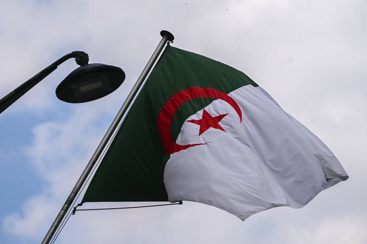 Tensiuni între Franța și Algeria /Administrația Macron EXPULZEAZĂ 12 agenți algerieni, ca măsură de ripostă