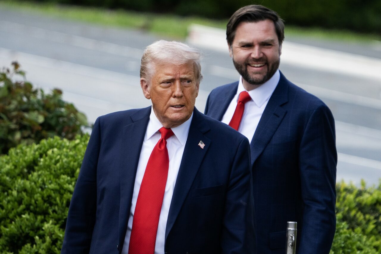 JD Vance sfătuiește Europa să nu fie „vasala permanentă a SUA”. „Infrastructura de apărare a Europei este, de când mă știu, subvenționată”