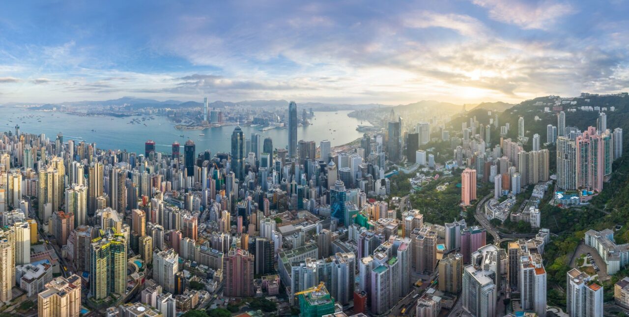 Un oficial chinez acuză că taxele vamale impuse de SUA au ca scop „să ia viața” regiunii Hong Kong. „Lăsați țăranii americani să plângă”