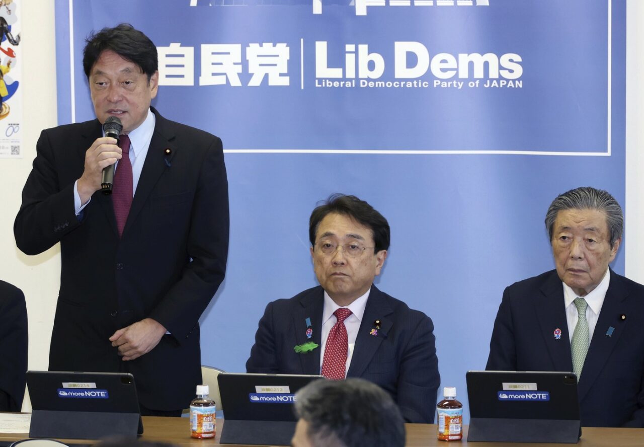 Japonia începe negocierile cu SUA privind TAXELE vamale și costul sprijinul militar american pe teritoriul japonez