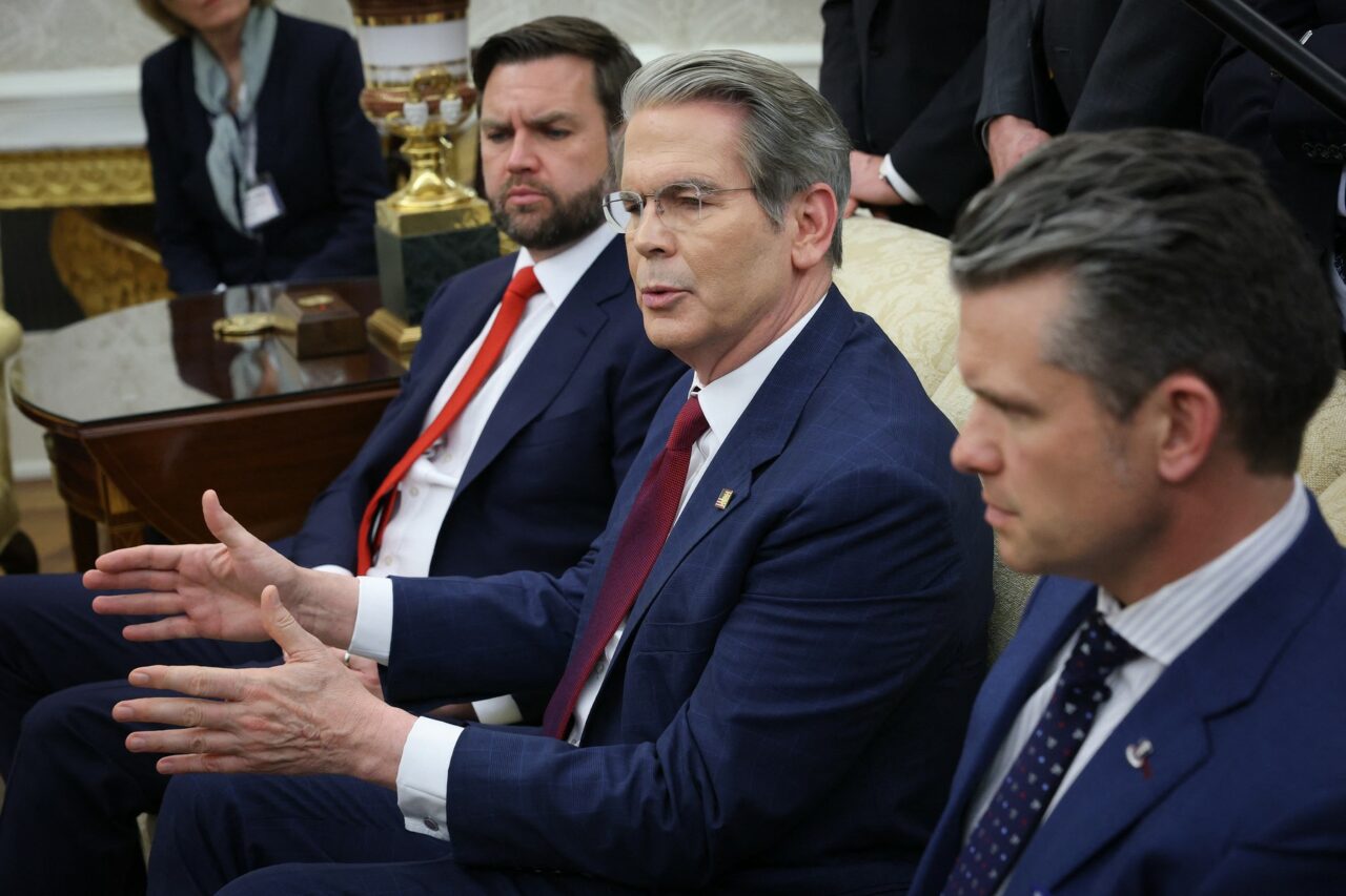 BLOOMBERG: Scott Bessent este încrezător că tensiunile Statelor Unite cu Administrația Chinei vor scădea