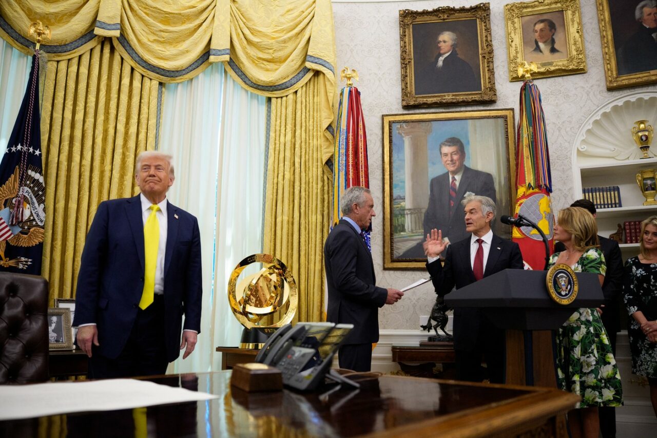 Trump avertizează că Statele Unite s-ar putea RETRAGE din negocierile pentru oprirea războiului din Ucraina dacă nu apar progrese