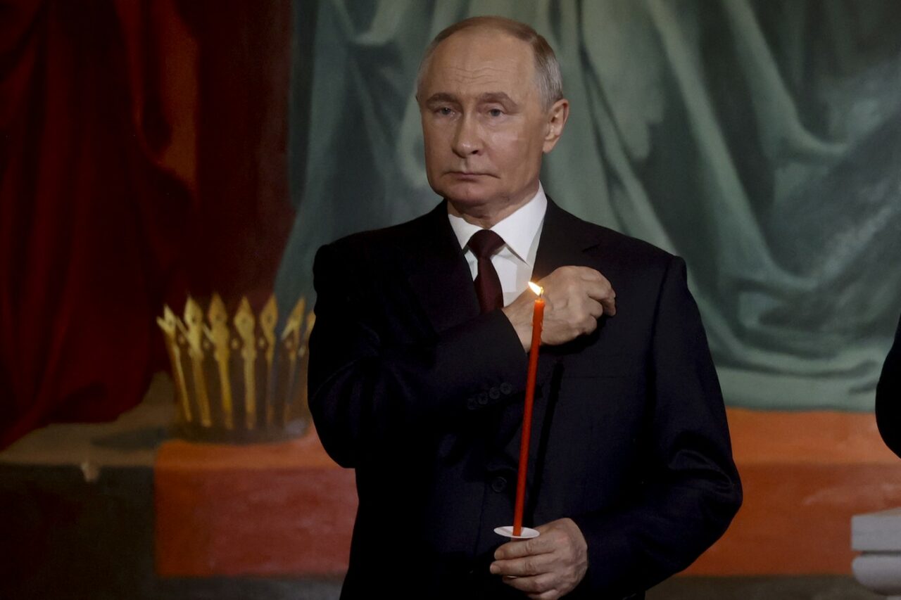 Putin îl omagiază pe Papa Francisc: „A promovat dialogul constructiv între Rusia și Sfântul Scaun”