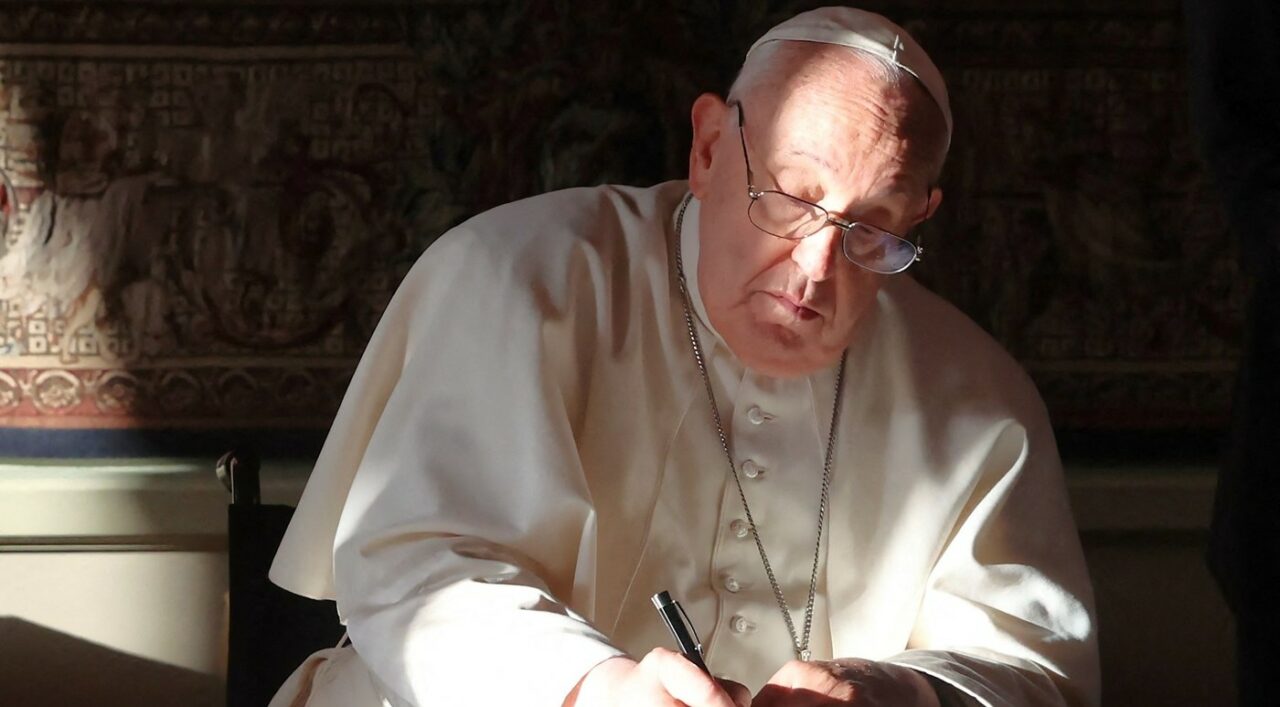 SCRISOAREA trimisă de Papa Francisc unui director de ziar, în ultimele luni de viață: „Războiul pare și mai absurd”