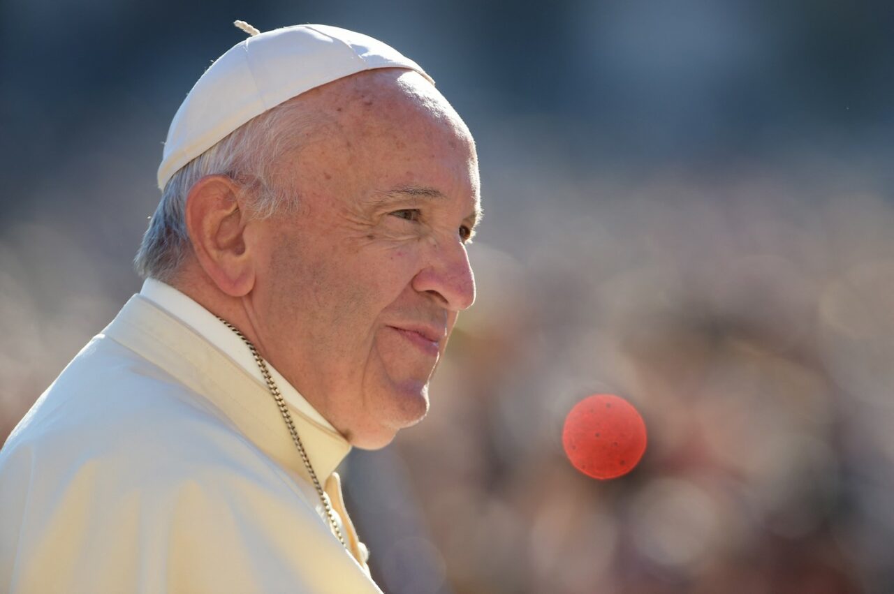 CLOPOTELE Catedralei Notre-Dame răsună de 88 de ori „pentru 88 de ani de viață” în semn de omagiu pentru Papa Francisc