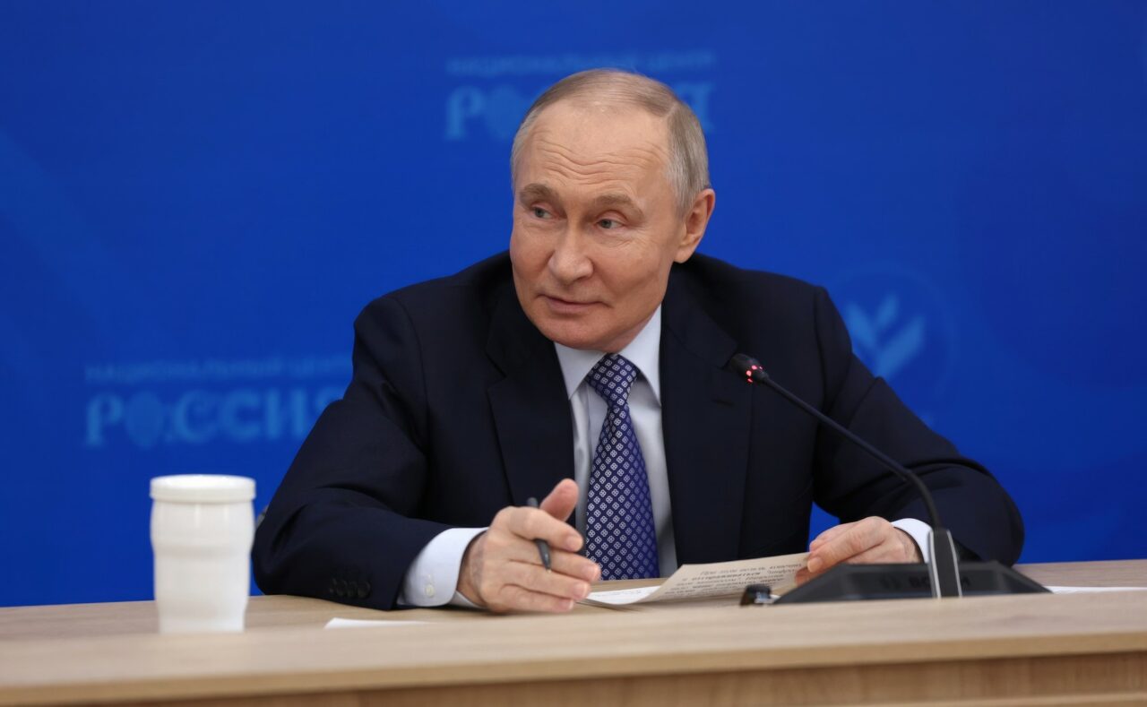 Putin este deschis NEGOCIERILOR cu Ucraina /„Percepem favorabil orice inițiativă de pace, sperăm că reprezentanții Kievului vor simți în același mod”