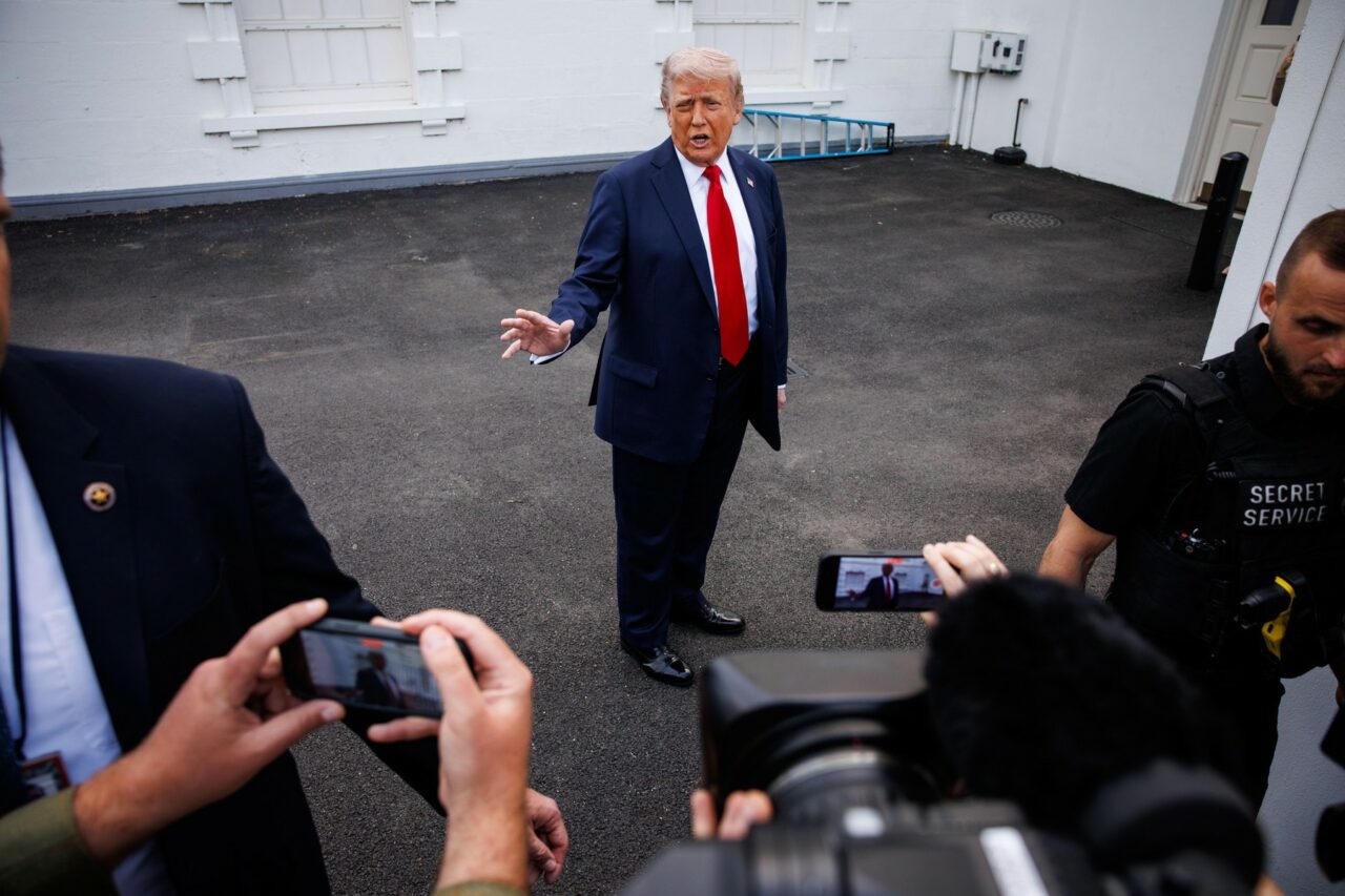 Trump îl acuză pe Zelenski de prelungirea războiului din UCRAINA /Această atitudine este „foarte dăunătoare pentru negocierile de pace”
