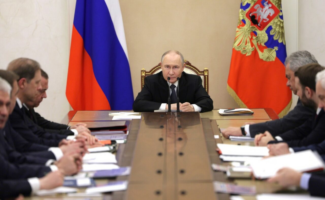 RUSIA avertizează că trimiterea de trupe europene în ”zonele ruse istorice” riscă declanșarea războiului mondial