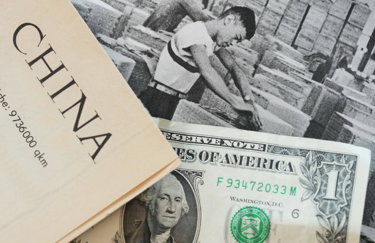 Reuters: China ia în considerare SCUTIREA anumitor importuri americane de la plata taxelor vamale de 125%