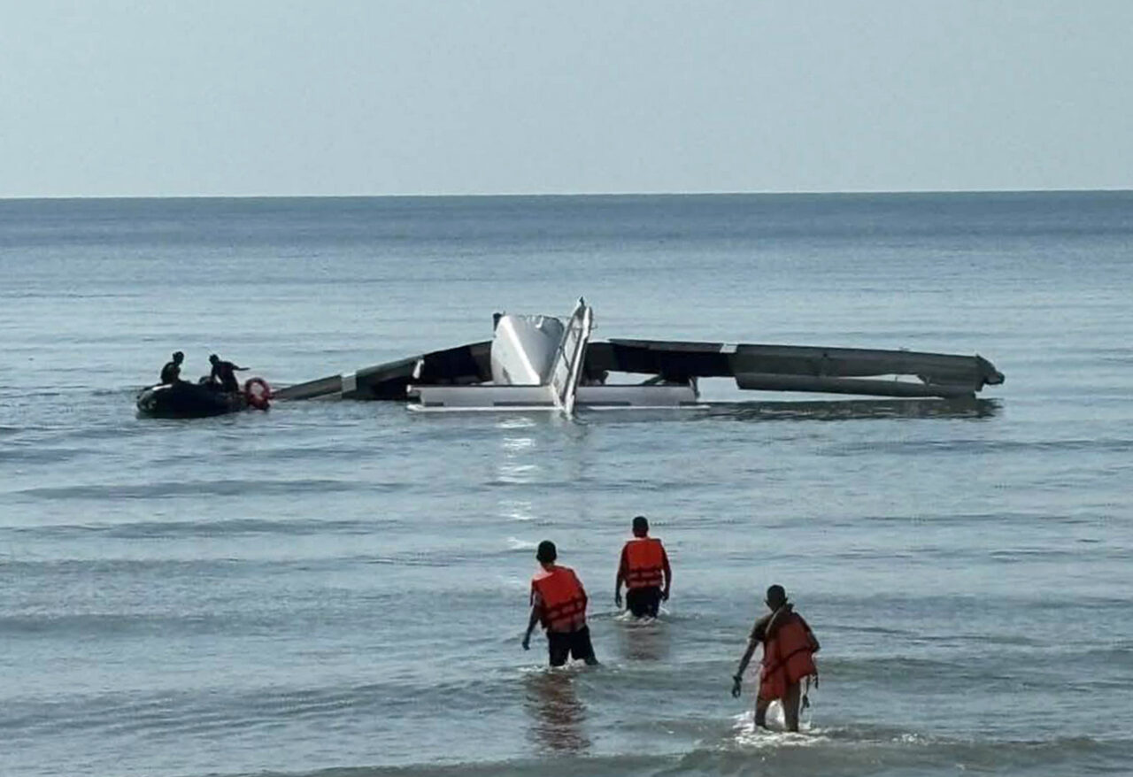 VIDEO. Momentul tragic în care un AVION se prăbușește în Thailanda. Șase persoane au murit
