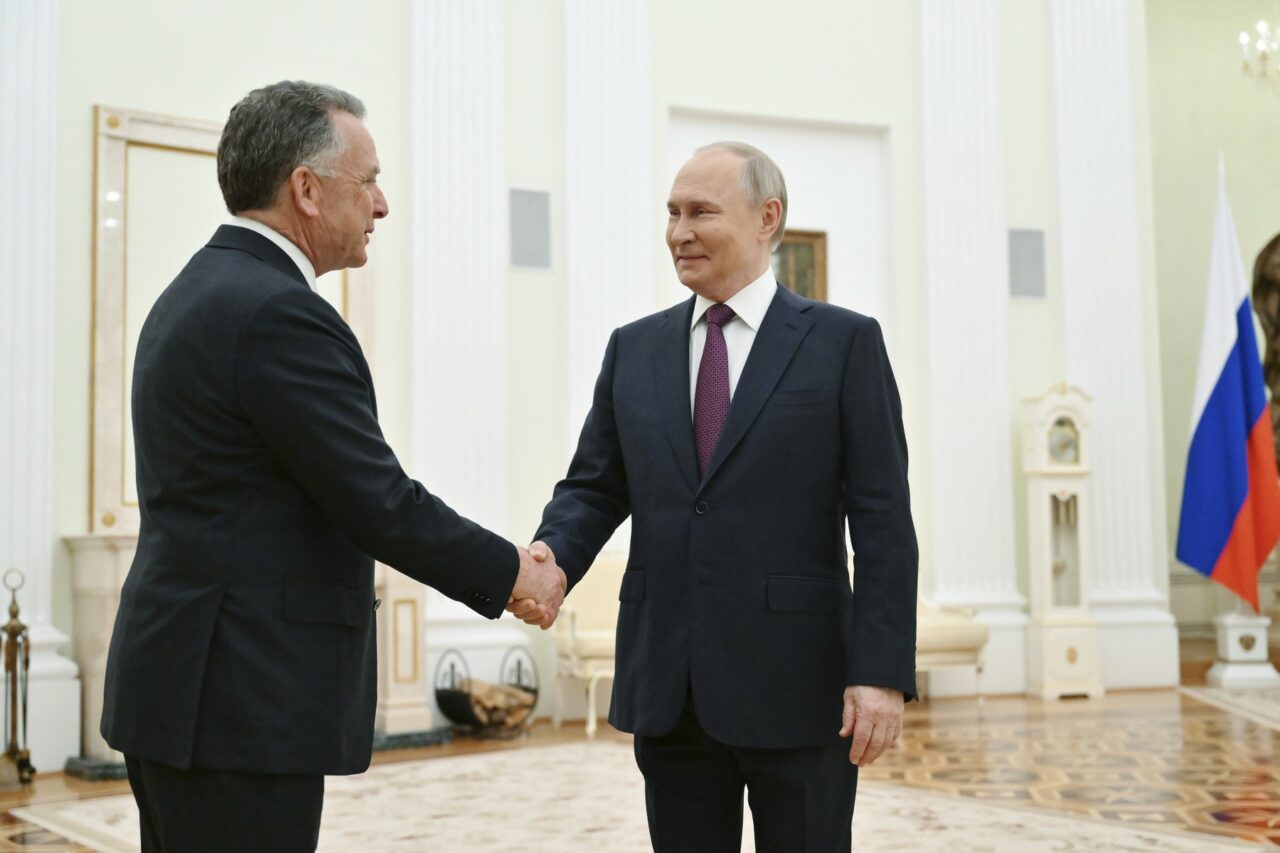 Vladimir Putin și emisarul SUA au avansat în discuțiile privind soluționarea războiului din Ucraina /„O conversație CONSTRUCTIVĂ și foarte utilă”