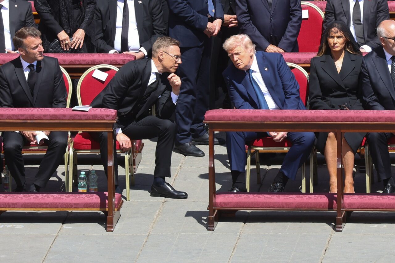 Palatul Élysée RESPINGE speculațiile conform cărora Trump a refuzat prezența lui Macron la întâlnirea cu Zelenski /„Circulă multe informații false”