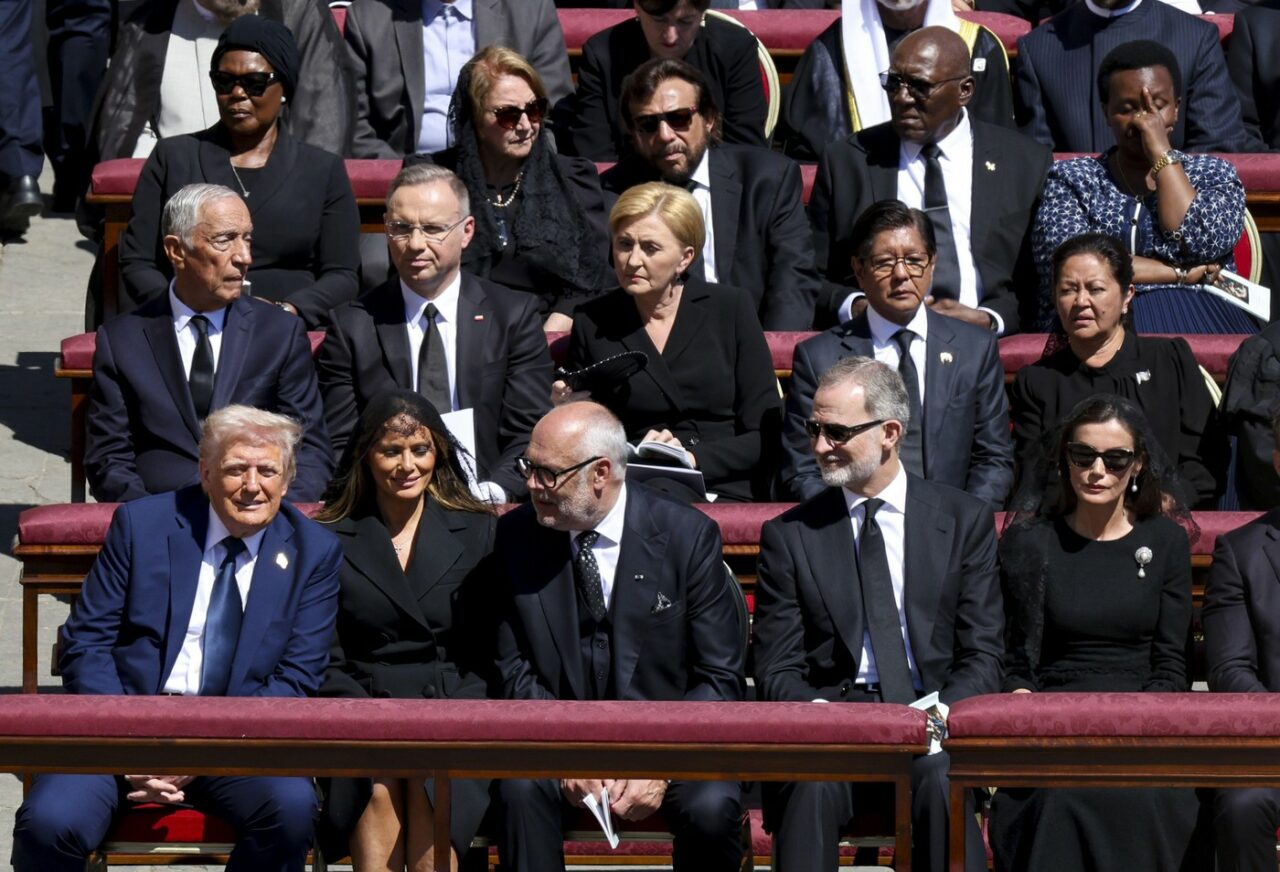 Liderul european care a stat lângă Trump la funeraliile Papei dezvăluie ce au vorbit despre Rusia: Mi-a promis că va face tot ce poate