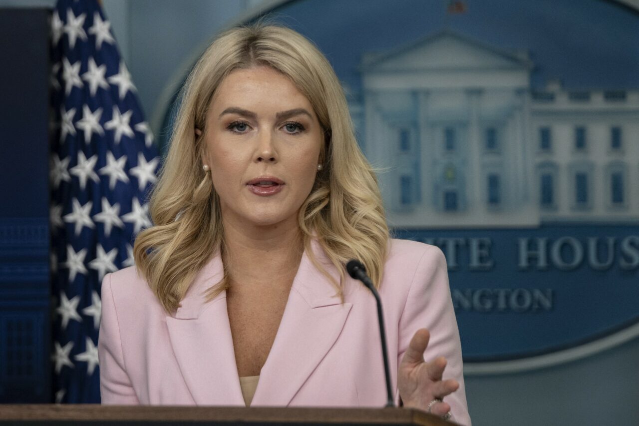 Casa Albă: Președintele Trump cere „armistițiu permanent” în UCRAINA /„Liderii ambelor țări trebuie să vină la masa negocierilor”
