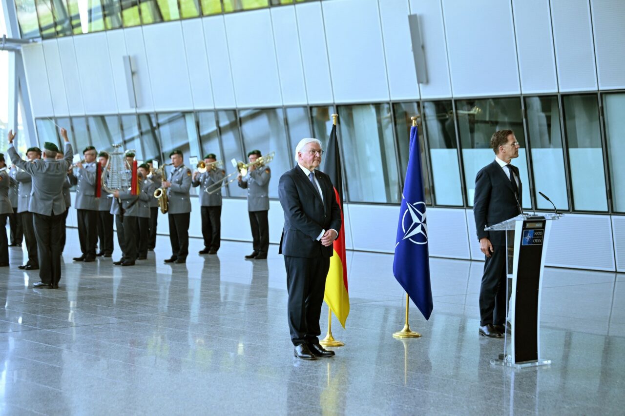 Germania va intensifica rolul în cadrul NATO, pe fondul TENSIUNILOR geopolitice /Steinmeier: „Trebuie să facem mai mult!”