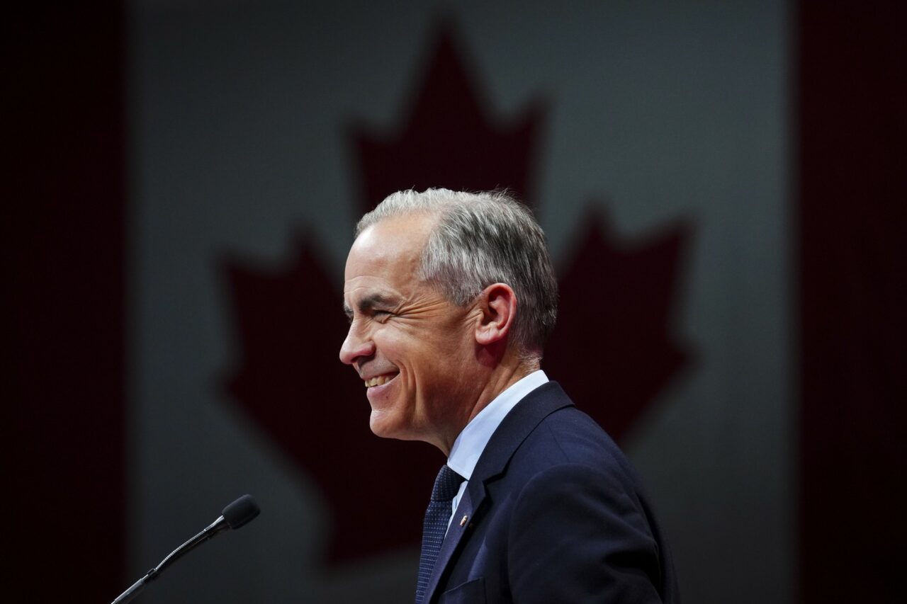Donald Trump îl FELICITĂ pe Mark Carney pentru victoria din Canada, în pofida tensiunilor dintre ei
