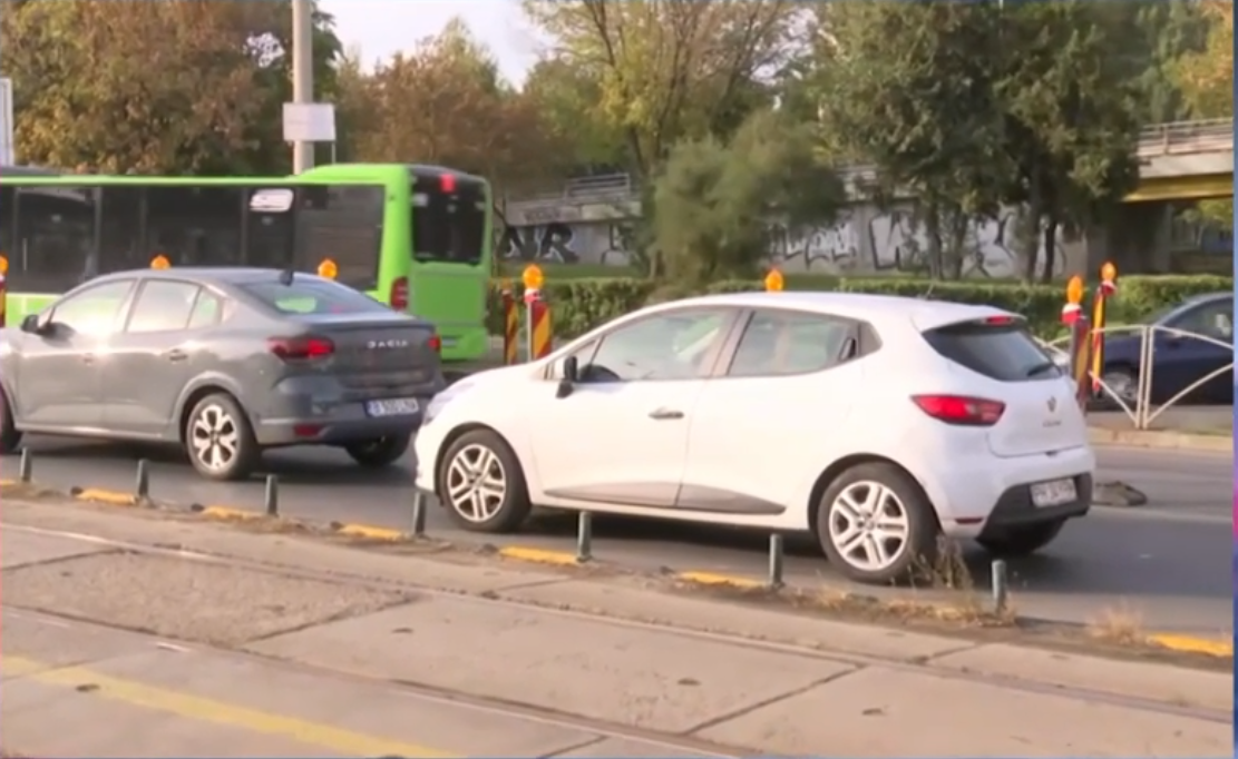 RCA-ul costă tot mai mult: șoferii plătesc mai mult chiar dacă tarifele sunt plafonate