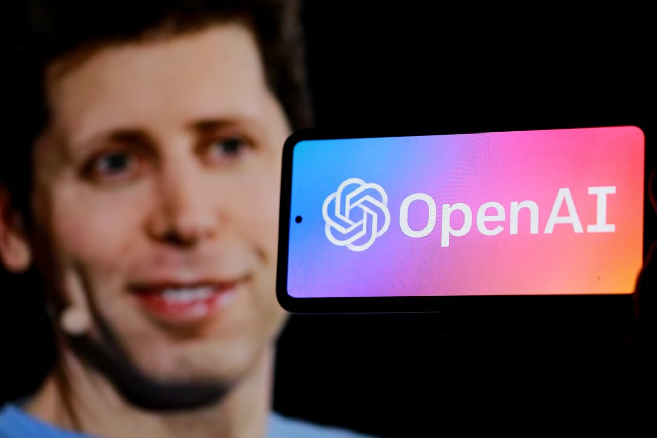 Sam Altman, CEO OpenAI: Nu mai folosiți cuvintele „te rog” și „mulțumesc” atunci când vorbiți cu ChatGPT | Fiecare răspuns consumă cât 14 becuri LED