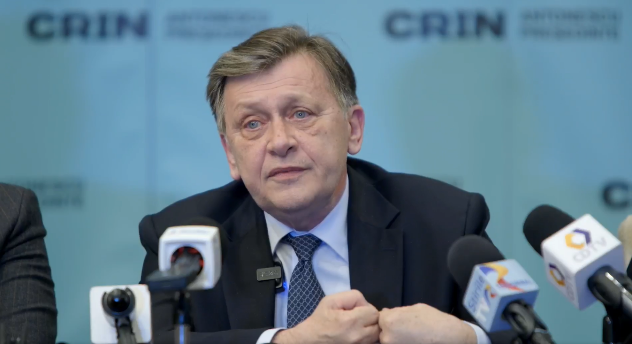 Crin Antonescu, despre cheltuielile din pre-campanie: Am cheltuit ceva bani, că mi-am luat niște HAINE noi