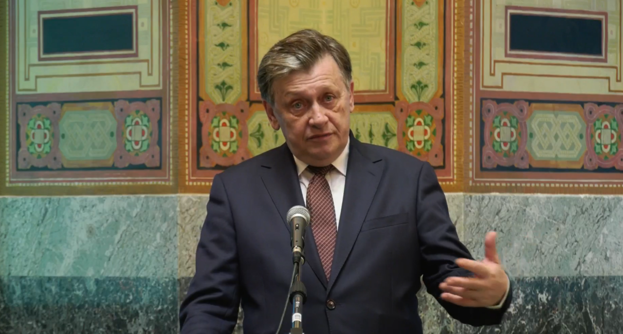 INVITAȚIA lui Crin pentru TRUMP, la Craiova: L-aș invita să vadă că e DEMOCRAȚIE