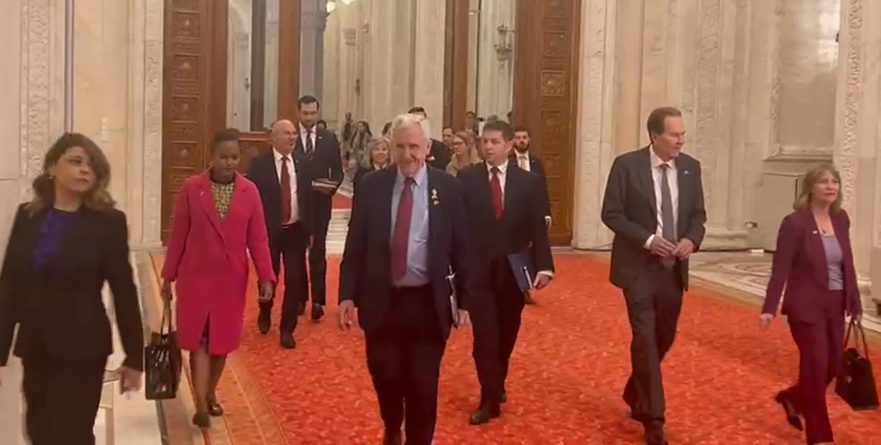 Delegația Congresului SUA a ajuns la Palatul Parlamentului. Alegerile prezidențiale și programul Visa Waiver, pe ordinea de zi