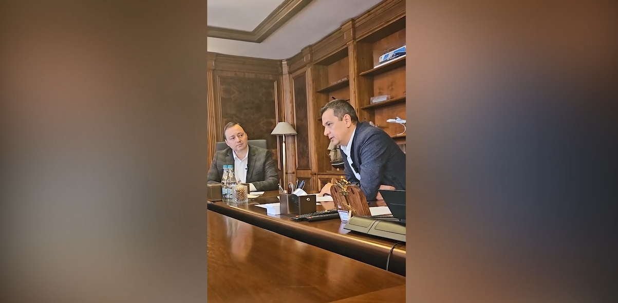 Sorin Grindeanu cere urgentarea lucrărilor la AUTOSTRĂZI: Sezonul estival trebuie să ne prindă cu lotul 3 al A0 dat în circulație
