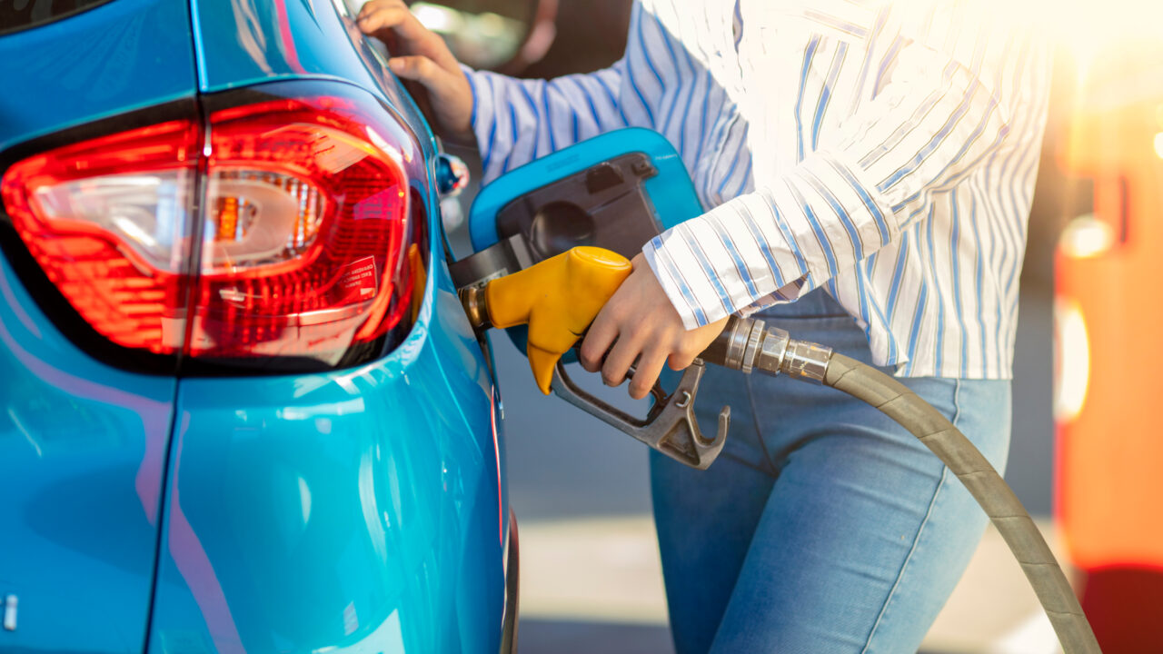 Prețuri carburanți 9 aprilie 2025. Prețul unui litru de benzină a scăzut cu 10 bani
