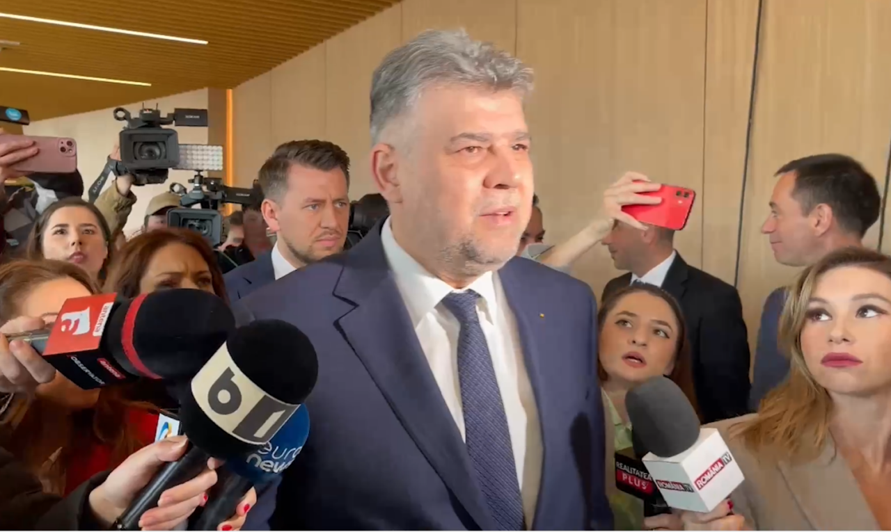 Bloomberg notează că oficialii de la Bucureşti încearcă să recâştige Casa Albă de partea lor