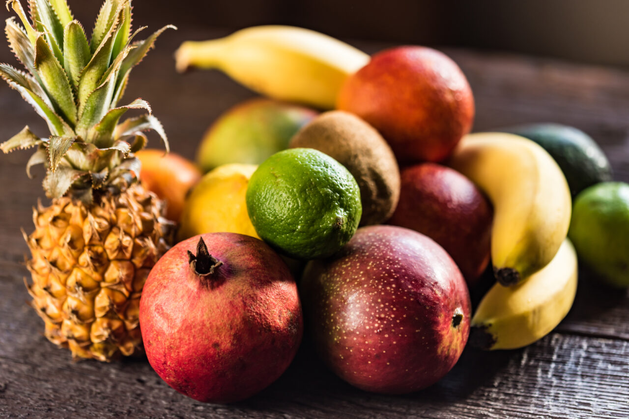 Fructul care reduce tensiunea arterială mai eficient decât renunțarea la sare. Ce spune un studiu