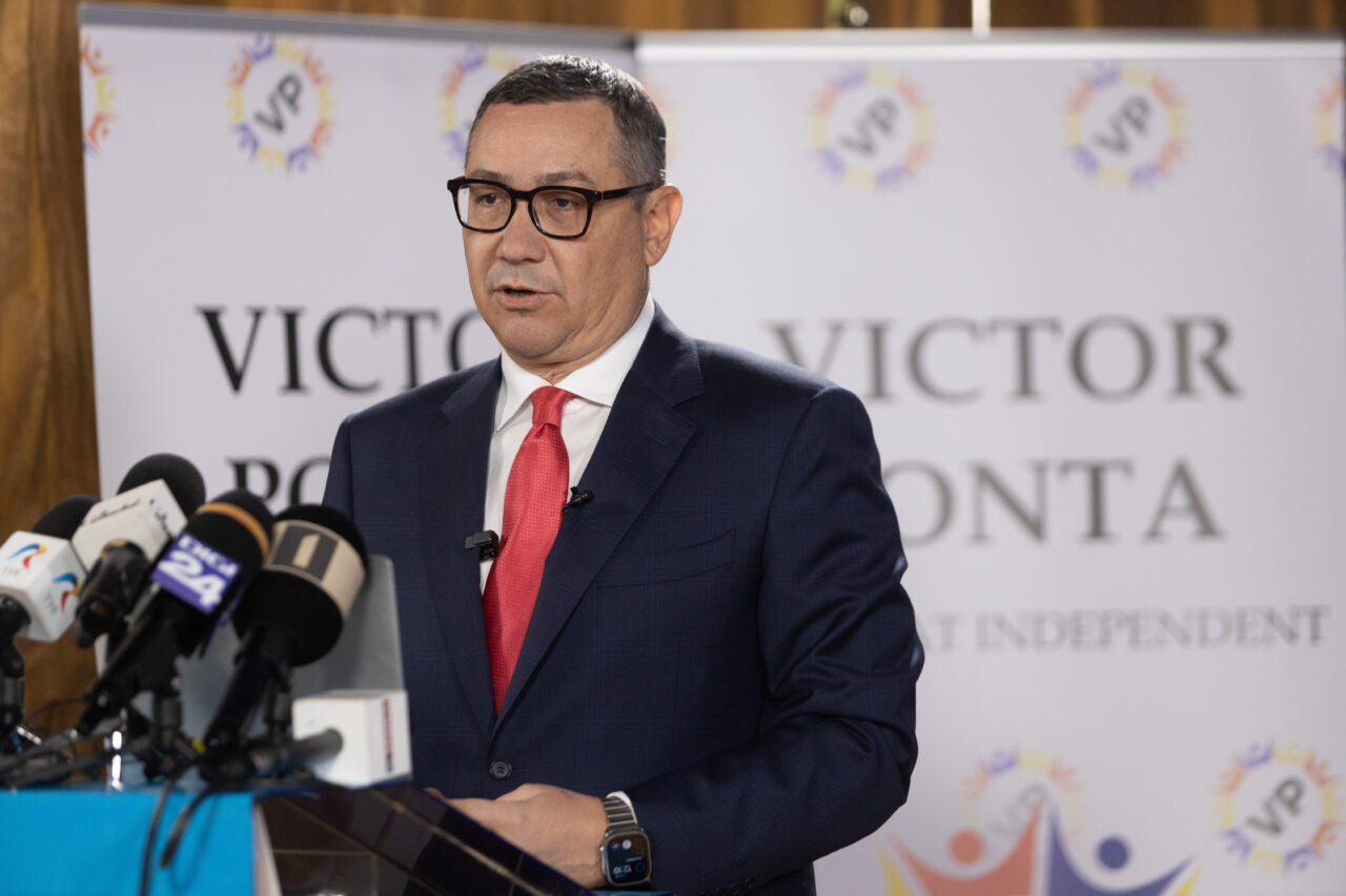 Victor Ponta susține o conferință de presă după POZELE publicate de Elena Lasconi despre o presupusă întâlnire cu Coldea și Nicușor Dan