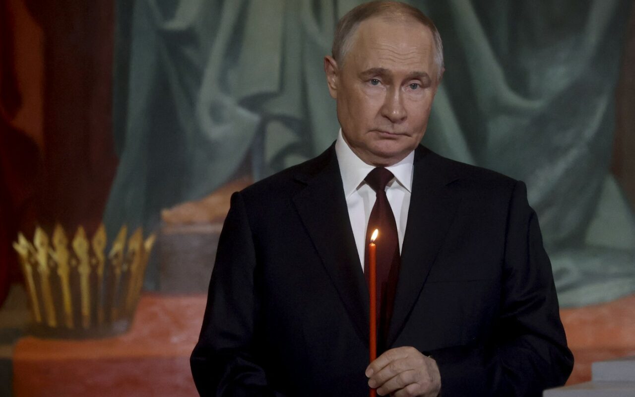 Putin refuză prelungirea armistițiului și anunță reluarea ostilităților de la MIEZUL NOPȚII. Kievul neagă că ar fi existat o încetare a focului