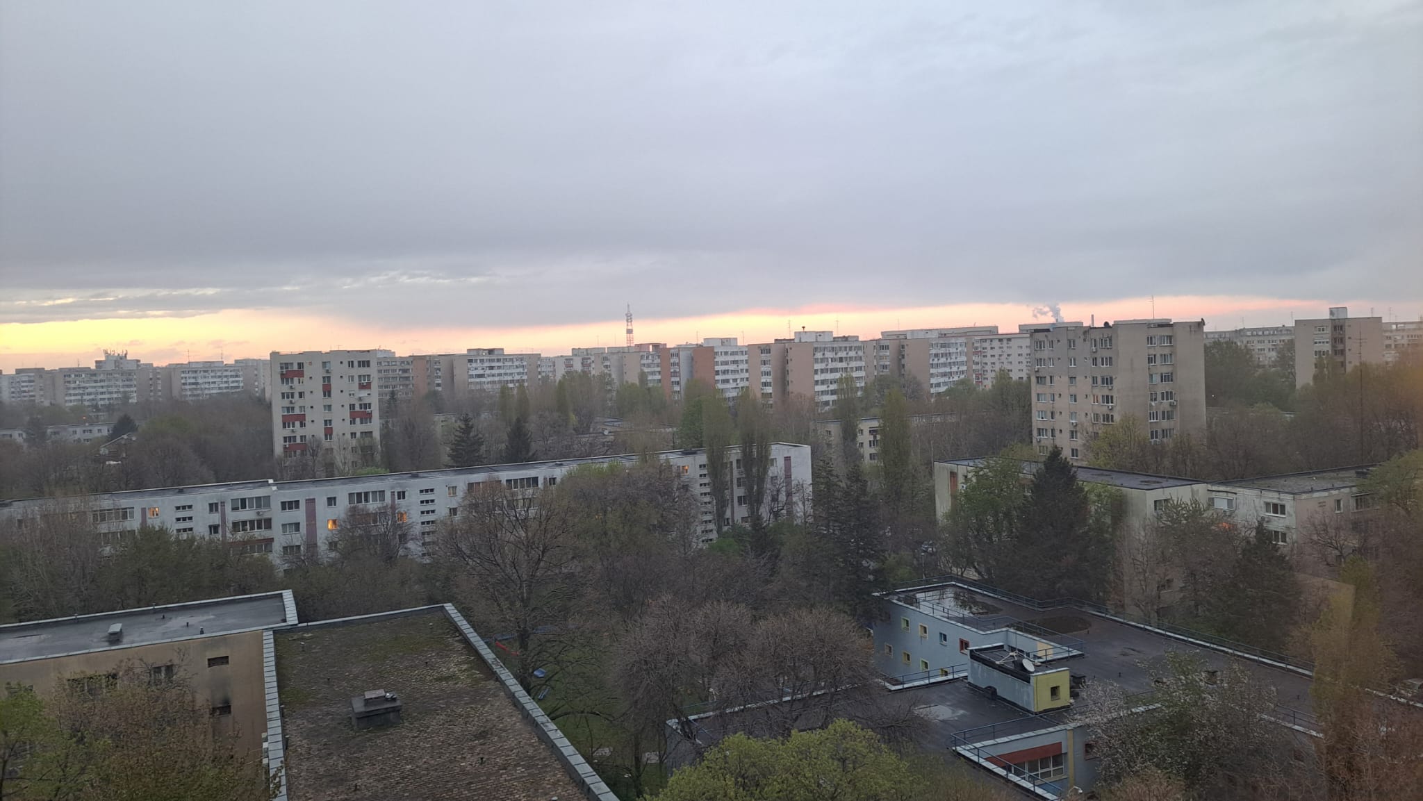Prognoza meteo pentru sâmbătă, 12 aprilie 2025: Vreme caldă cu precipitații slabe