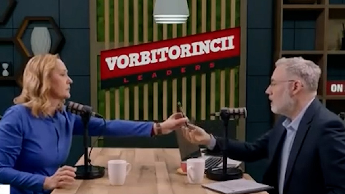 Elena Lasconi arată DOVADA: Nicușor Dan i-a cerut să se retragă din cursa prezidențială pentru Nicolae Ciucă