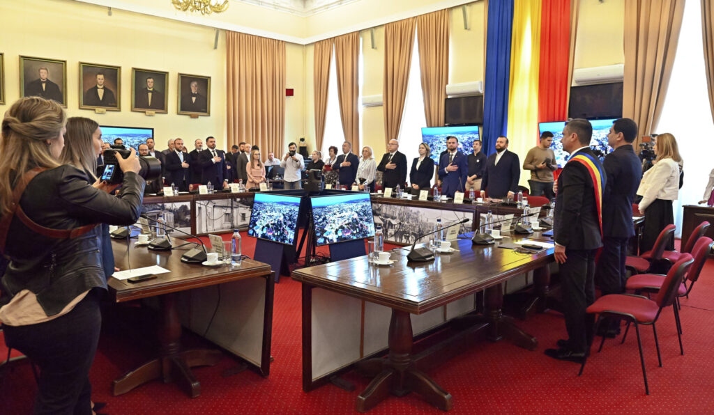 „Război rece” în Consiliul Local Iași. Zeci de proiecte, respinse
