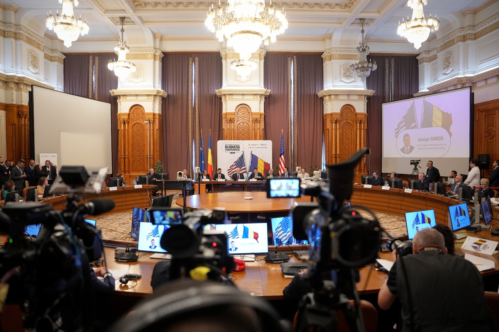 George Simion promite revitalizarea relațiilor România-SUA în campania electorală