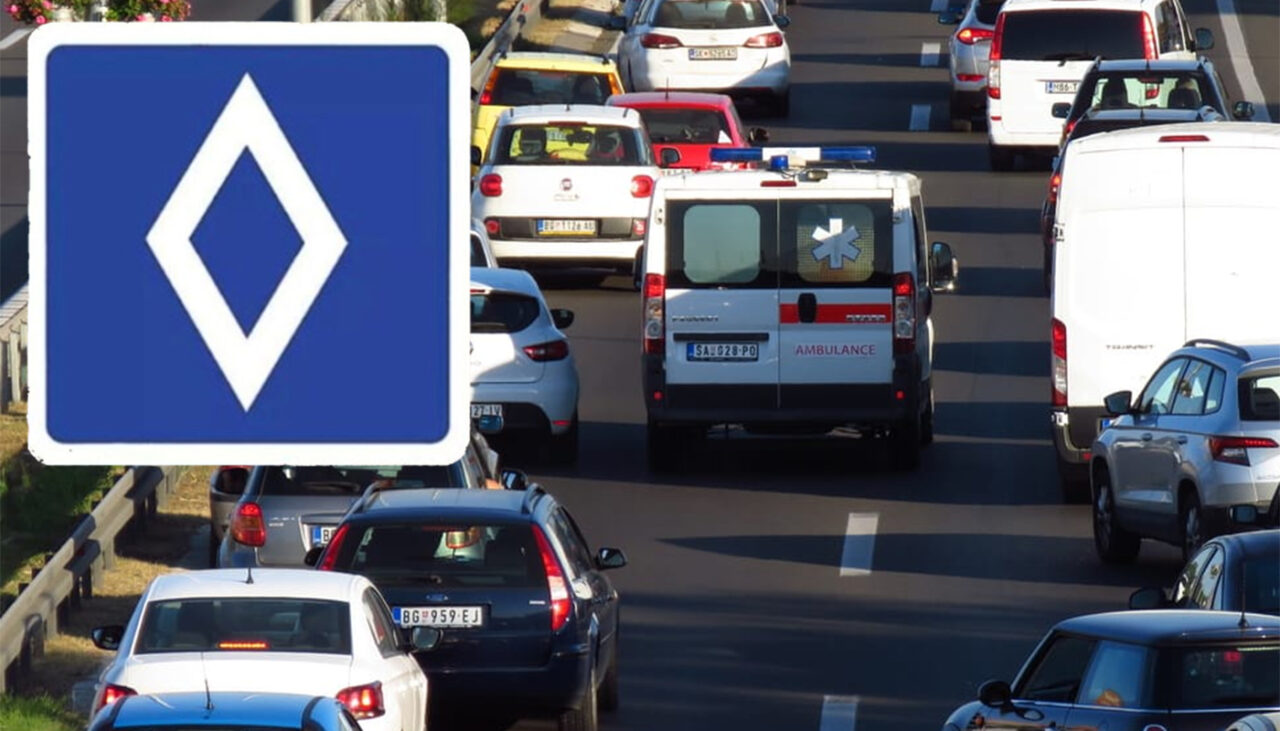 Semnul de circulație care induce în eroare majoritatea șoferilor. Ce înseamnă rombul alb pe fundal albastru, de fapt, și unde poate fi întâlnit