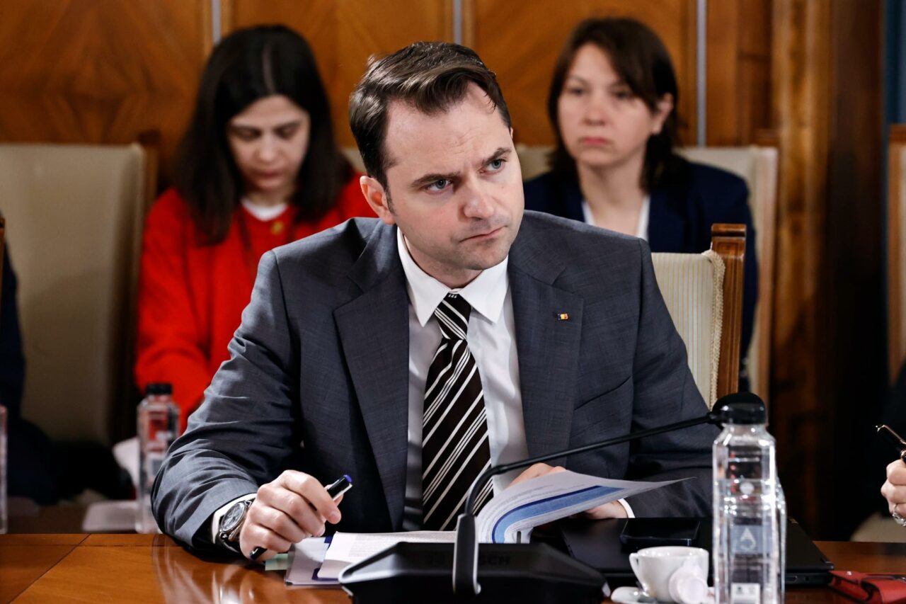 Sebastian Burduja dă drumul la mega-LICITAȚIA verde. „Cât 5 reactoare de la Cernavodă” din soare și vânt