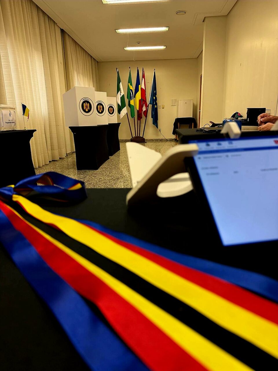 MAE avertizează: Informații eronate privind secțiile de vot din străinătate circulă online. De unde trebuie să se informeze românii