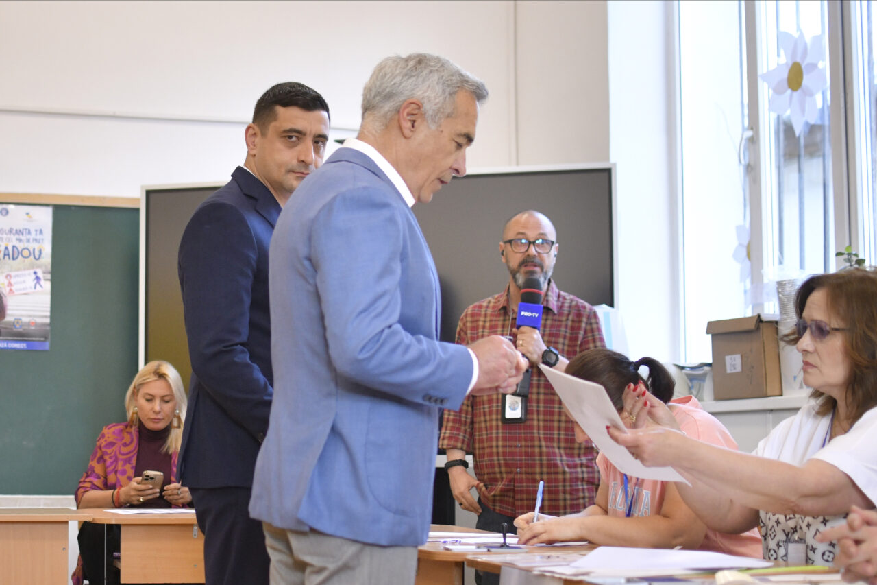 Mario NAWFAL: George Simion, întâmpinat ca un ROCKSTAR la secția de vot