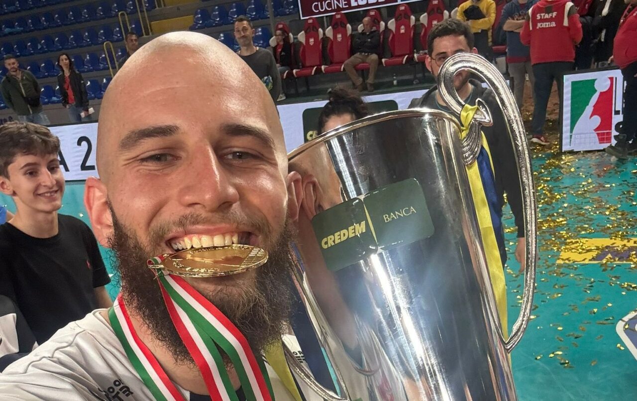Cine e ROMÂNUL care a luat titlul la volei în Italia! „Am văzut și steagul României în public”