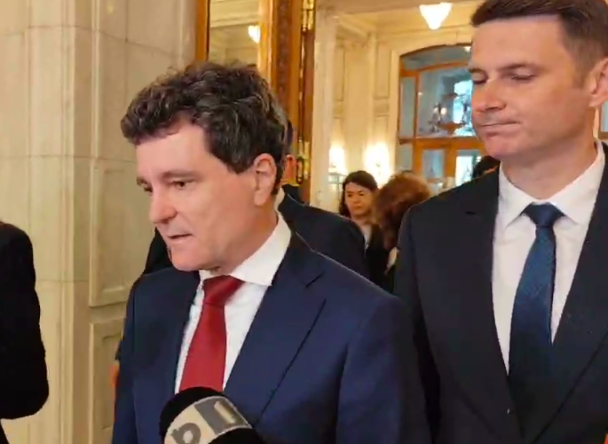 Nicușor DAN, la sosirea la Parlament: „Cred că zilele în care s-au născut copiii sunt cele mai importante”