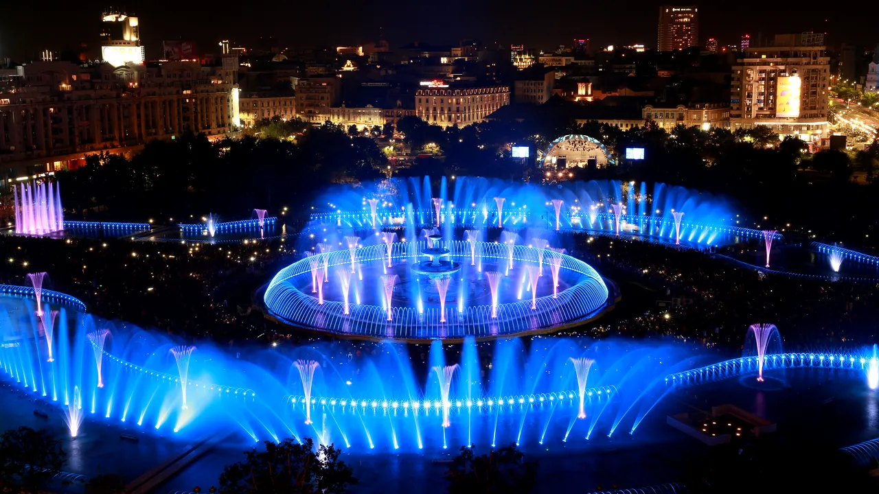Revin spectacolele de muzică și lumini de la FÂNTÂNILE din Piața Unirii. Cui îi este dedicată cea de-a șasea ediție a spectacolelor „Simfonia Apei”