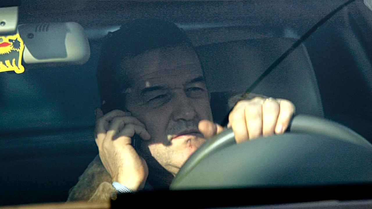 Gigi Becali, lasat fără PERMIS. Unde l-au prins politiștii / Latifundiarul și-a cumpărat recent bolidul de aproape 500.000 de euro