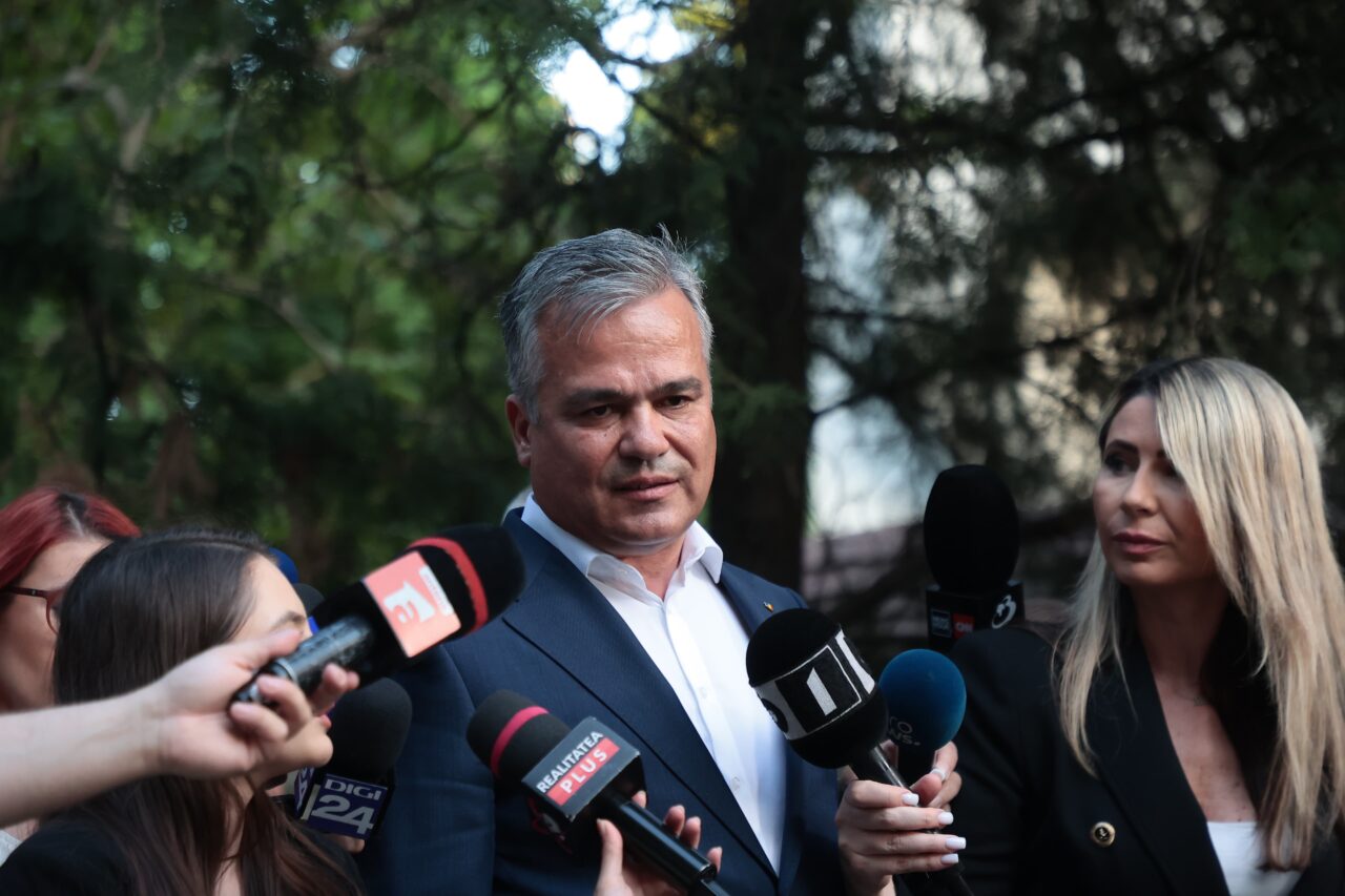 Adrian Veștea, secretarul General al PNL, la sediul de campanie al lui Crin Antonescu: „Am avut ședință de mobilizare, încă de la primele ore”