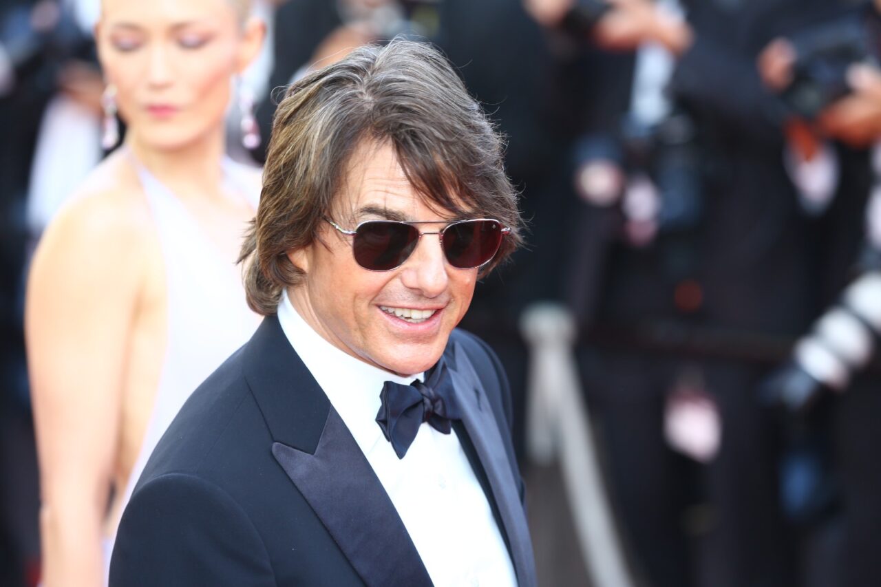 Imagini exclusive cu Tom CRUISE, actorul care a electrizat audiența pe covorul roșu de la CANNES: „A controlat cu acuratețe milimetrica fiecare gest”