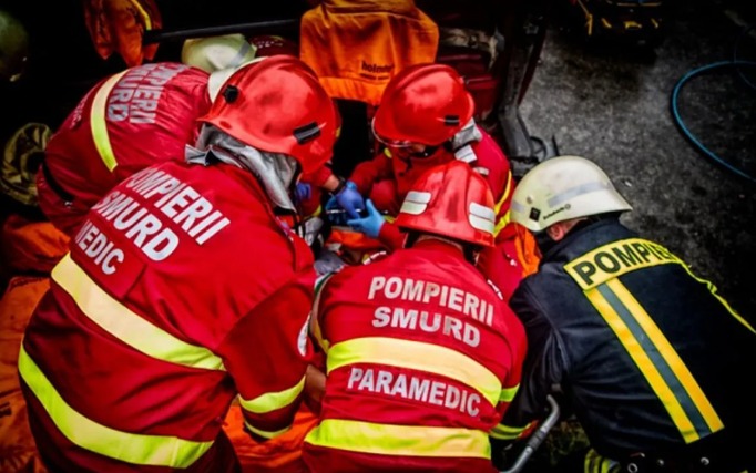 Misiune de salvare în Dâmbovița. Trei persoane au fost scoase inconștiente dintr-un bazin cu apă